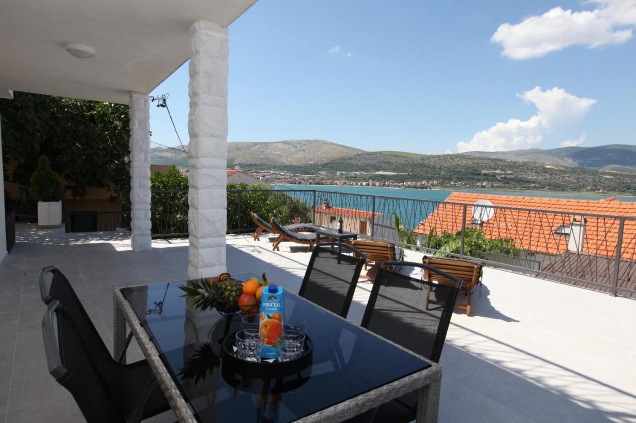 Apartment With Terrace And Sea View - Lucic Τρογκίρ Εξωτερικό φωτογραφία