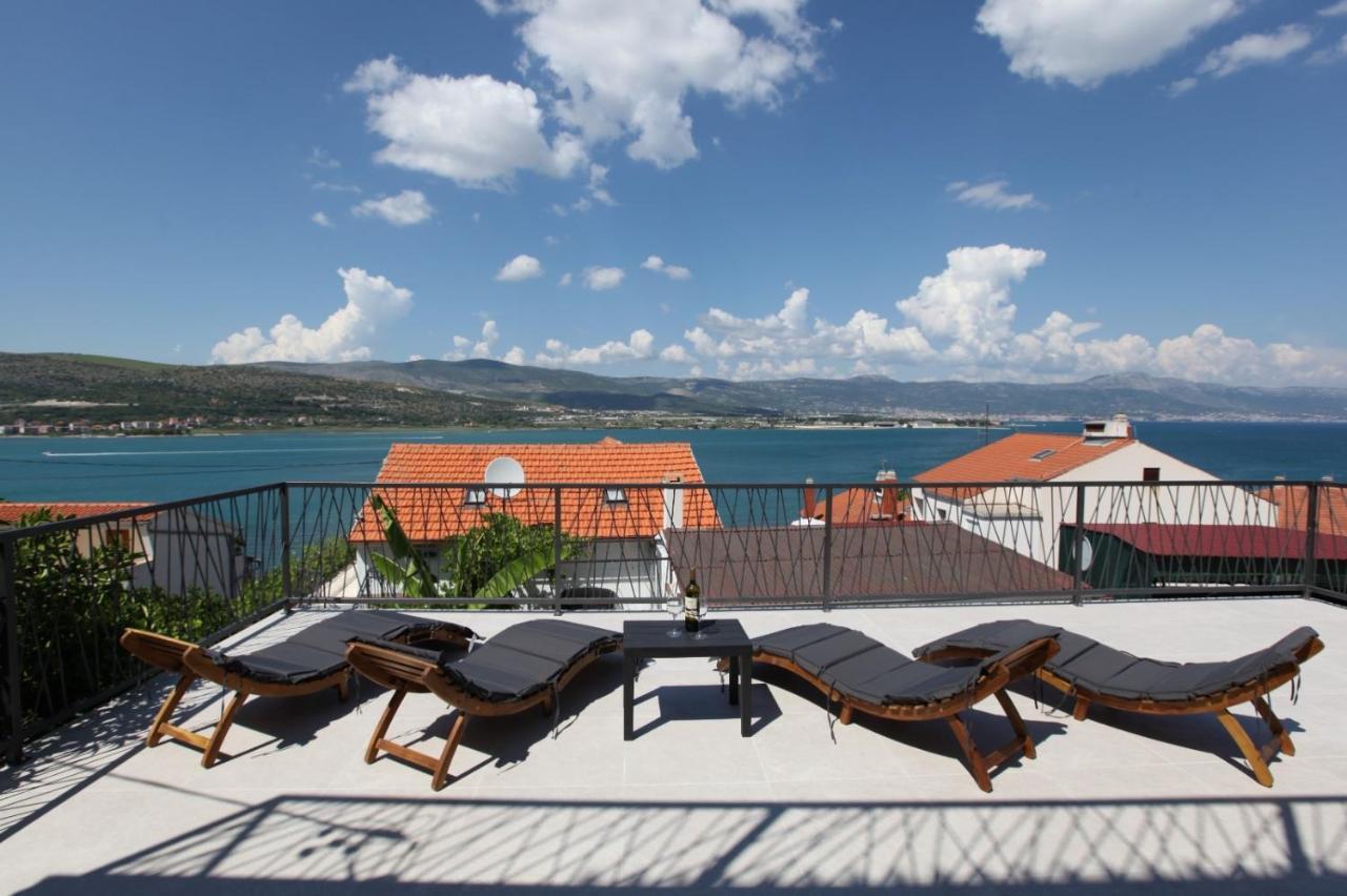 Apartment With Terrace And Sea View - Lucic Τρογκίρ Εξωτερικό φωτογραφία