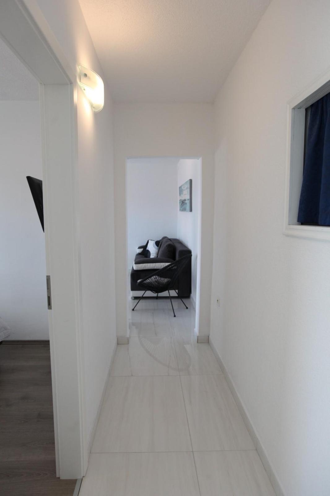 Apartment With Terrace And Sea View - Lucic Τρογκίρ Εξωτερικό φωτογραφία