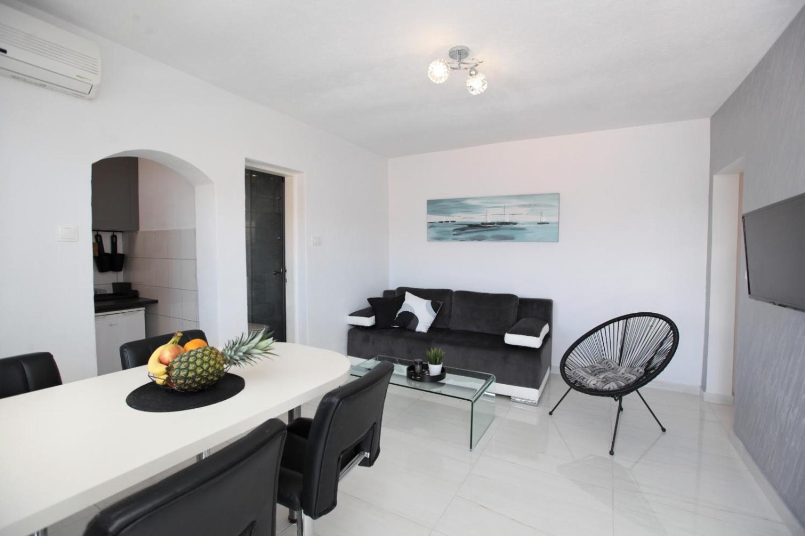 Apartment With Terrace And Sea View - Lucic Τρογκίρ Εξωτερικό φωτογραφία