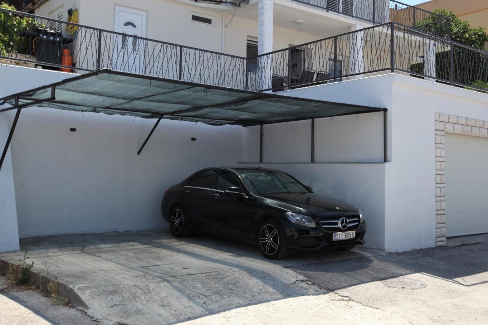 Apartment With Terrace And Sea View - Lucic Τρογκίρ Εξωτερικό φωτογραφία