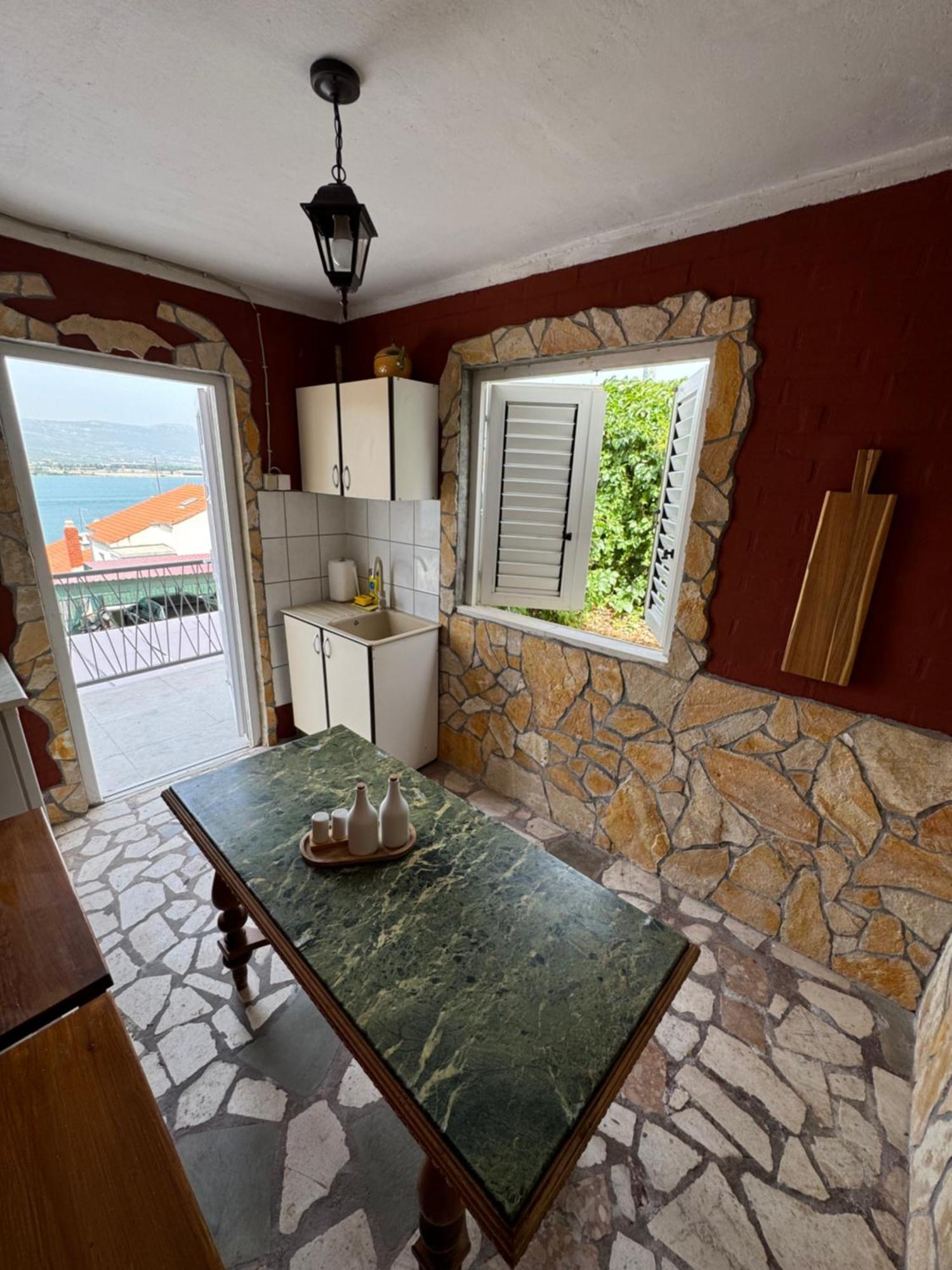 Apartment With Terrace And Sea View - Lucic Τρογκίρ Εξωτερικό φωτογραφία