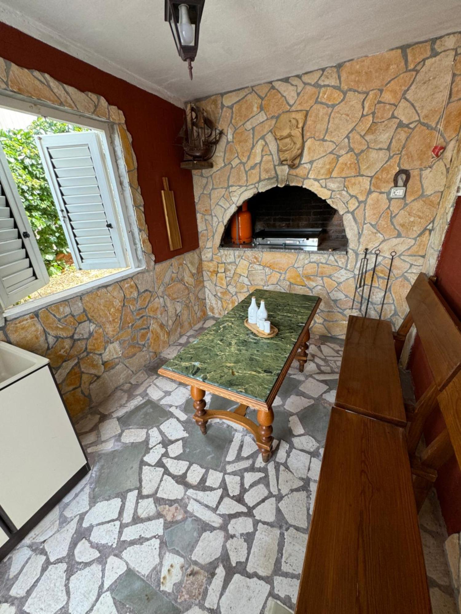 Apartment With Terrace And Sea View - Lucic Τρογκίρ Εξωτερικό φωτογραφία